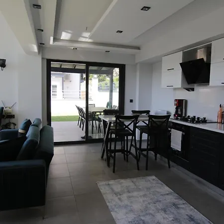 Marin Villalari Villa-2 فيلة مرمريس