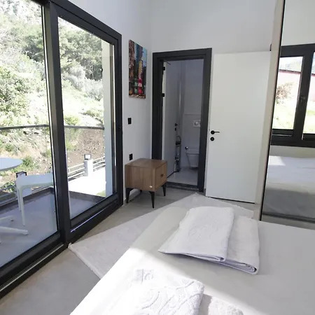 Marin Villalari Villa-2 * מרמריס